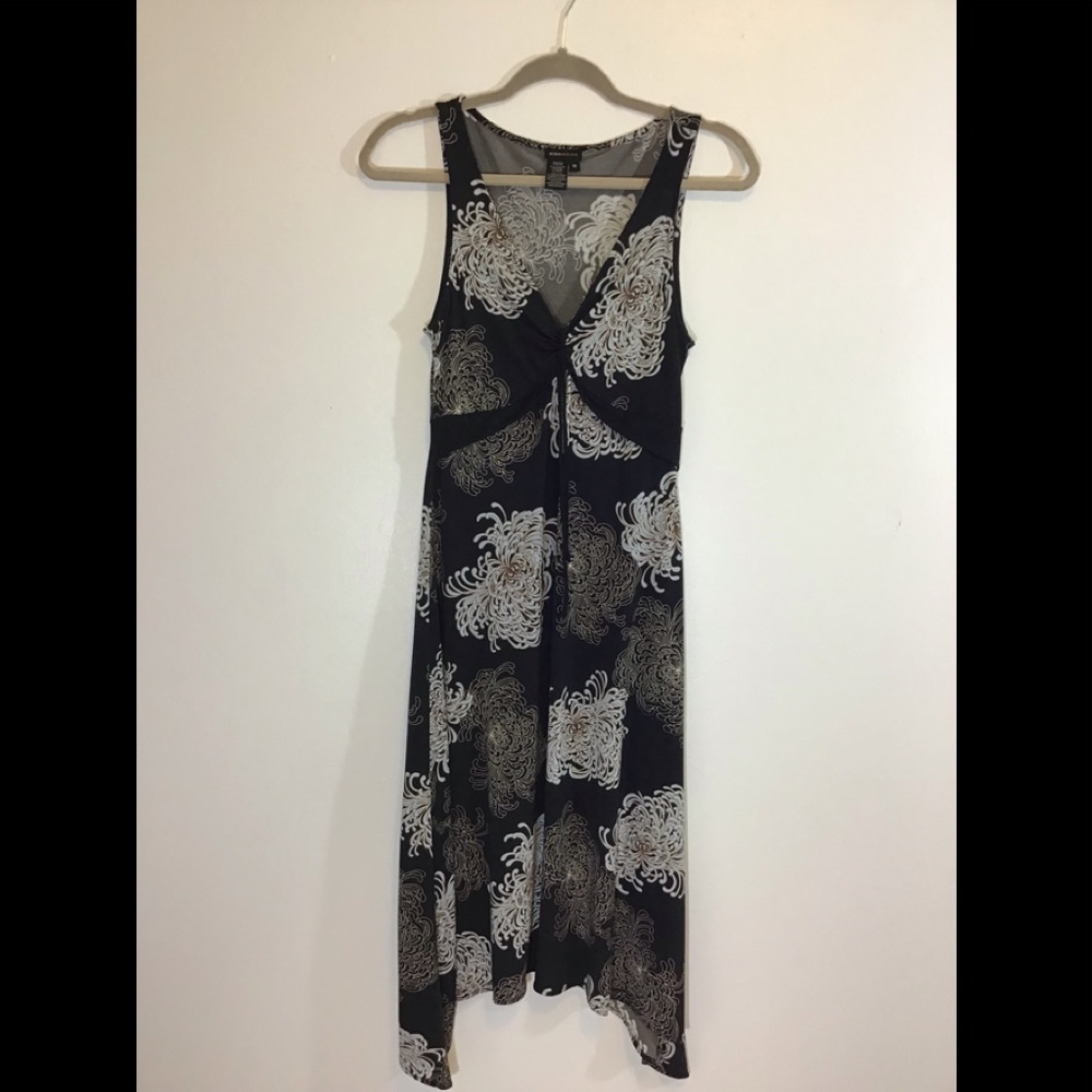 Medium sleeveless BCBG dress